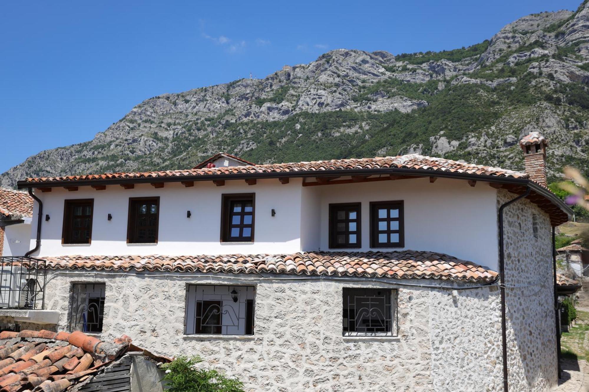ホテル The House Of Dollma , Inside Kruja Castle エクステリア 写真