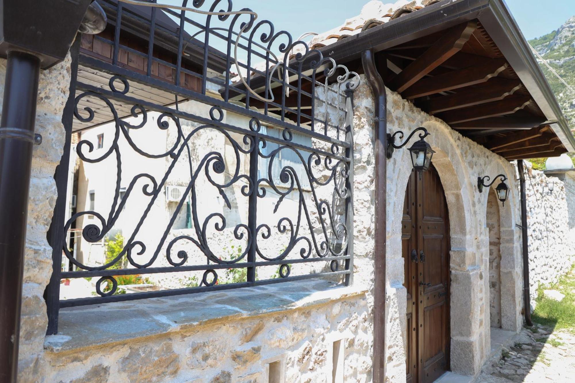 ホテル The House Of Dollma , Inside Kruja Castle エクステリア 写真